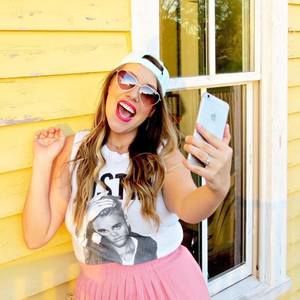 Meet your Posher, Jacqueline